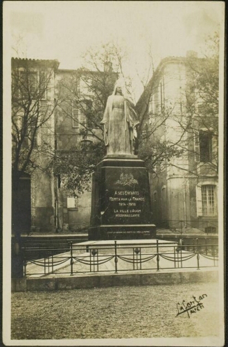 [Auch - Monument aux Morts 1914-1918 "A ses enfants morts pour la France…"]