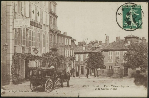 Auch (Gers)  -  Place Villaret-Joyeuse et le Central-Hôtel